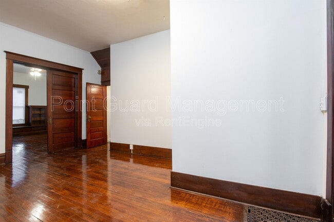 Building Photo - 3224 E Oakland Ave