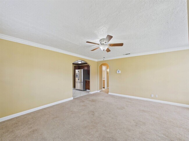 Building Photo - 1213 W Sidnor St