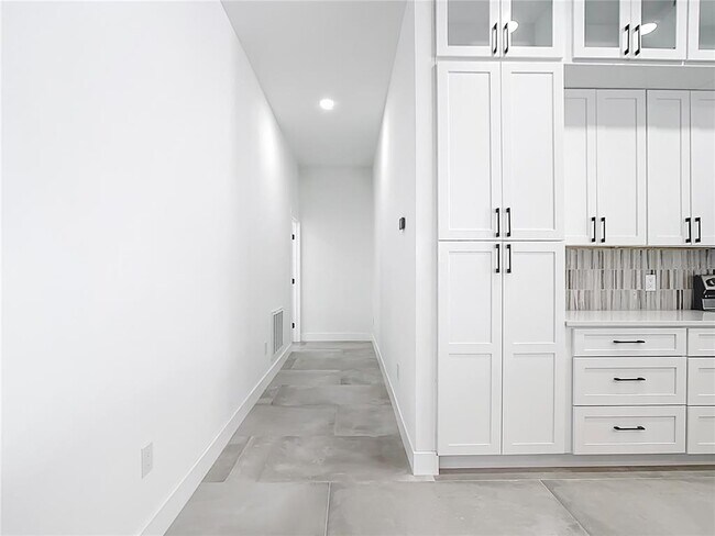 Building Photo - 159 Antilla Dr