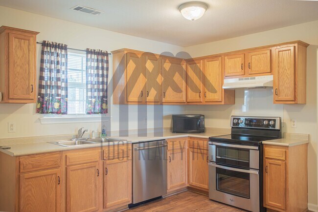 Building Photo - 108 Rogers Dr