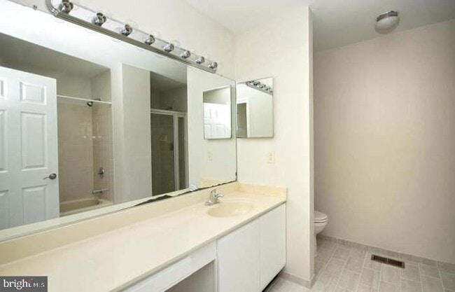 Building Photo - 1335 Littlefield Pl