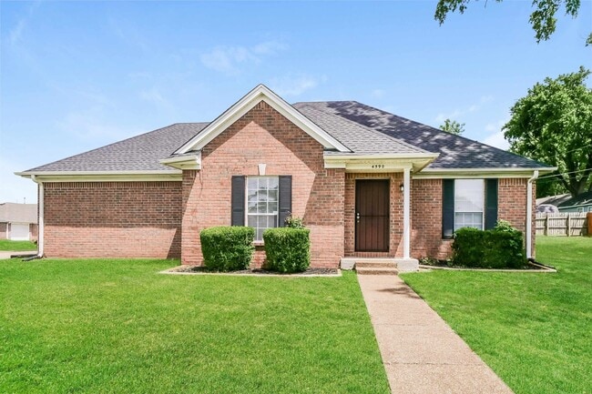 Primary Photo - 4590 Lindawood Ln