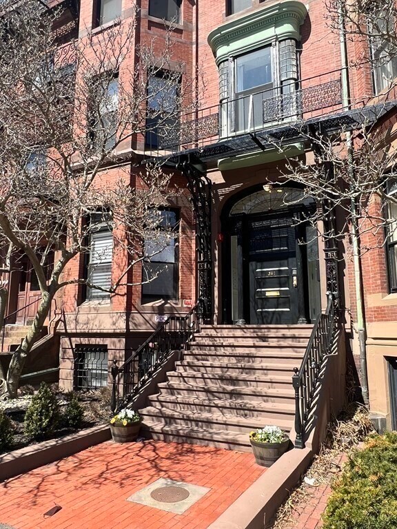Building Photo - 341 Commonwealth Ave
