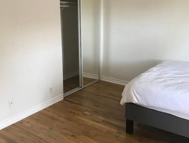 Building Photo - 1959 20th St