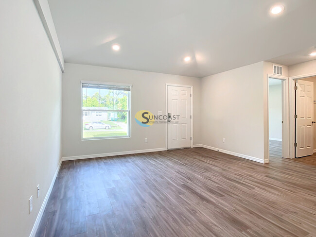 Building Photo - Live the Dream in a Brand-New Duplex in Po...