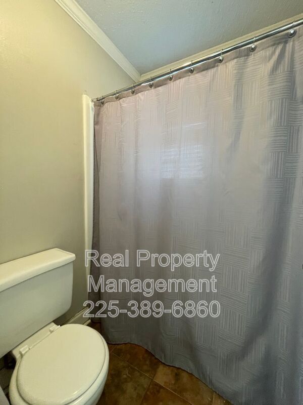 Building Photo - 275 W Chalfont Dr