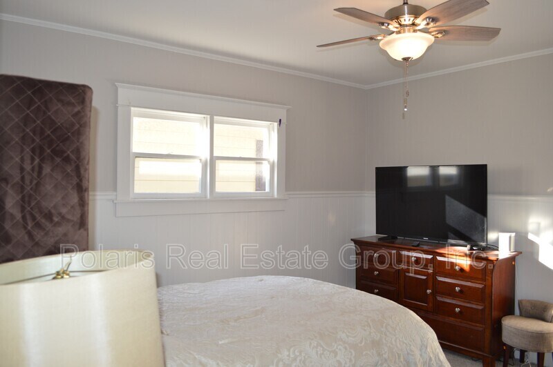 Building Photo - 931 E Raymond St