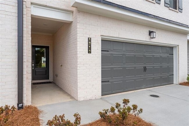 Building Photo - 1303 Farmers Loop
