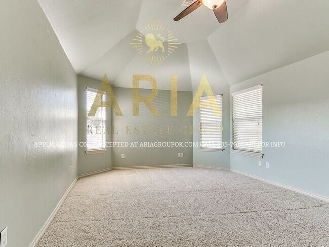 Building Photo - STUNNING 3 BED/2.5 BATH BROOKHAVEN DUPLEX!...