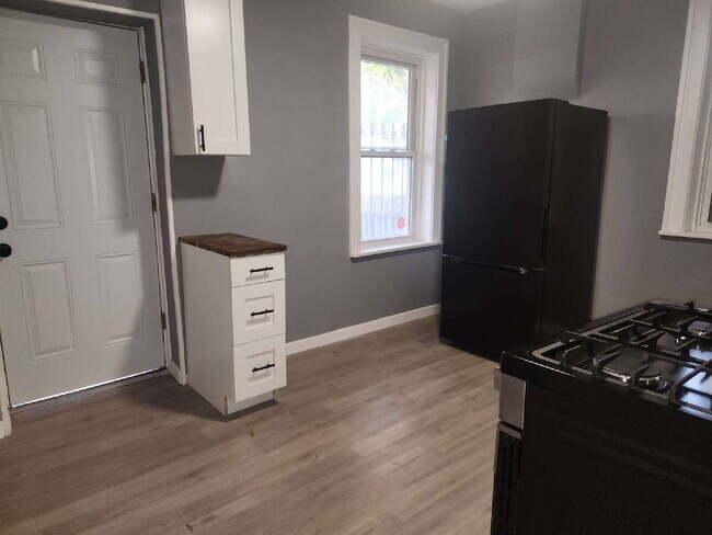 Building Photo - OPEN HOUSE Tues 11/25/25 5pm-6pm! Charming & Spacious Updated Brick Home – Prime Location!