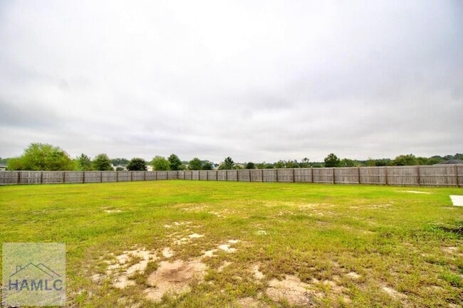 Building Photo - 582 Burke Dr