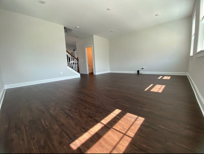 Building Photo - 718 Umber Dr