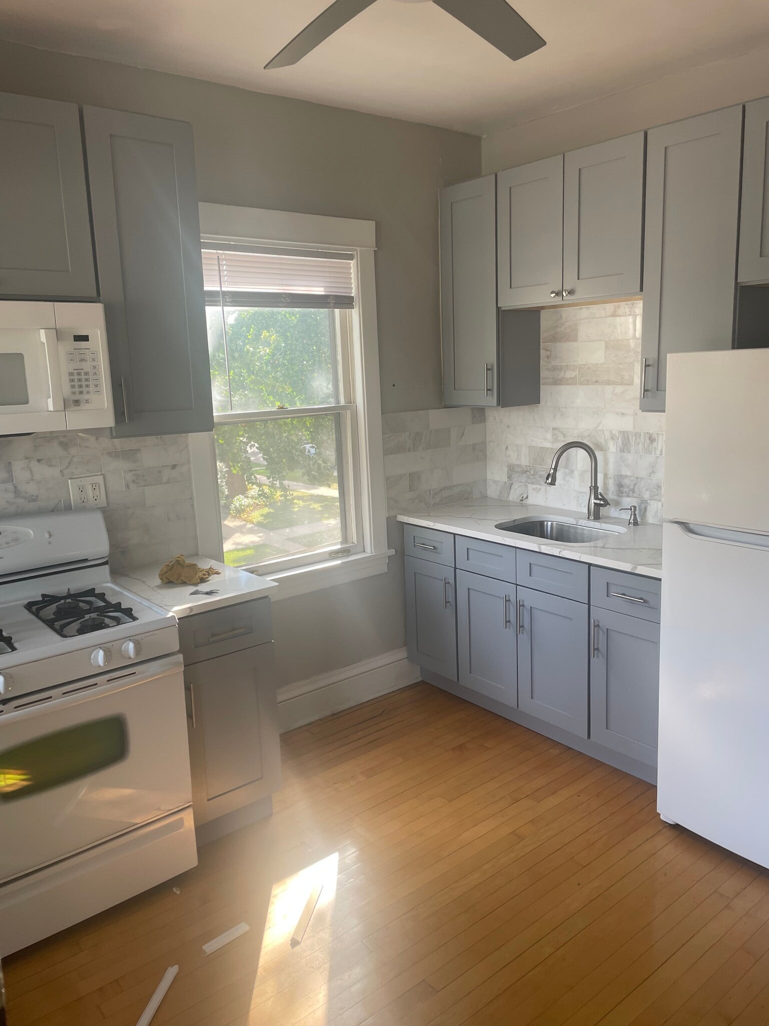 Building Photo - 1046 S Scoville Ave