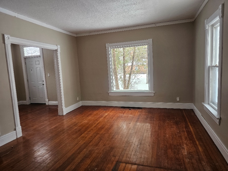 Building Photo - 107 S Hawley St