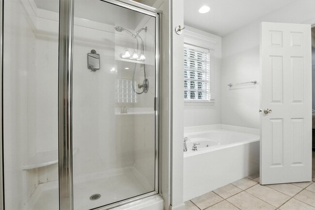 Building Photo - 7328 W Ridge Cir