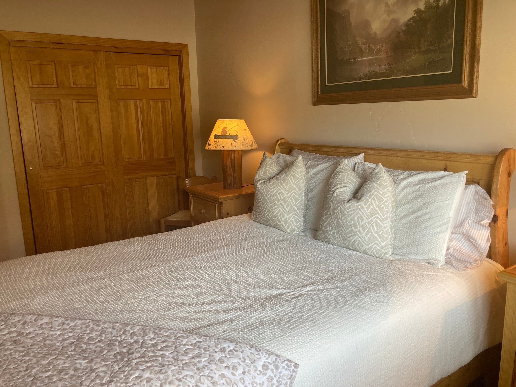 Building Photo - 720 Deer Valley Dr