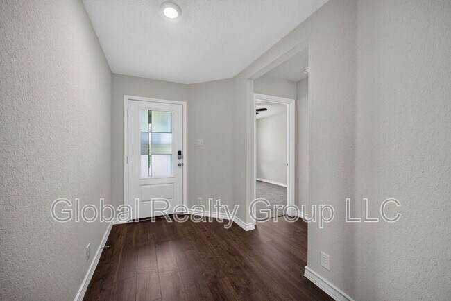 Building Photo - 515 Diamond Shls