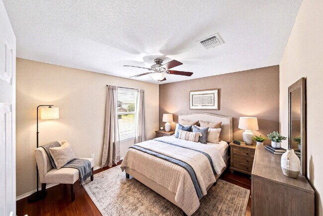 Building Photo - Better Than New and Unlike Anything Else in Villa Del Sol