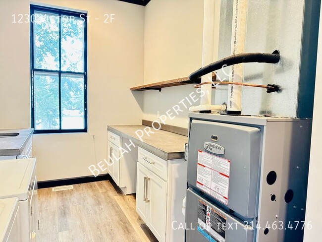 Building Photo - Newly Renovated 2BD/2BA in Walkable Soulard