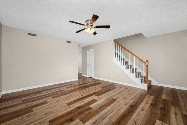 Building Photo - Hamlet Square Townhomes Unit 2344A