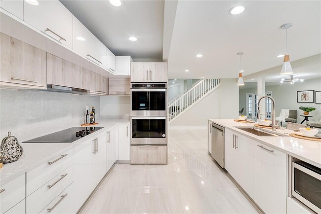 Building Photo - 15722 GardenSide Ln