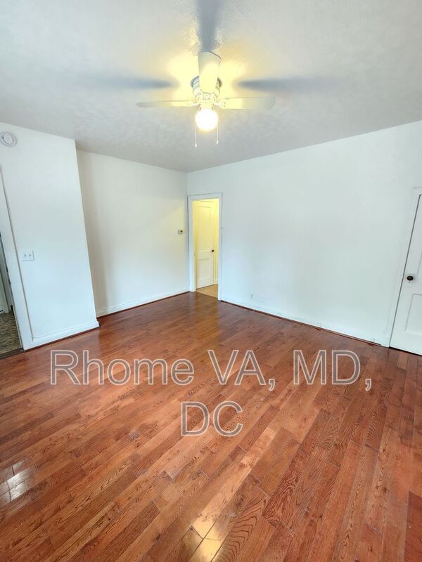 Building Photo - 515 Franklin St NE