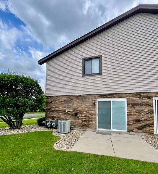 Side of Building and Patio Area - 16180 Apple Ln
