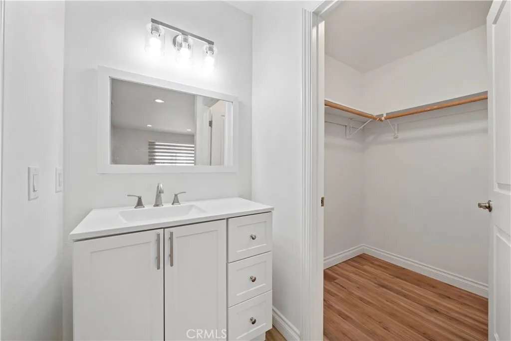 Building Photo - 12411 Osborne St