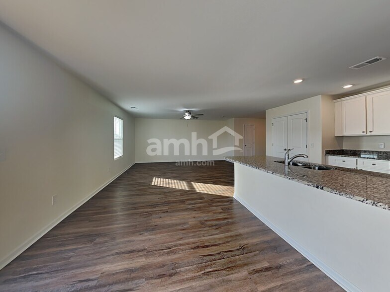 Building Photo - 6046 Mason Tucker Dr