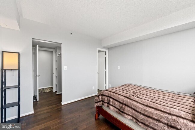 Building Photo - 3713 S George Mason Dr