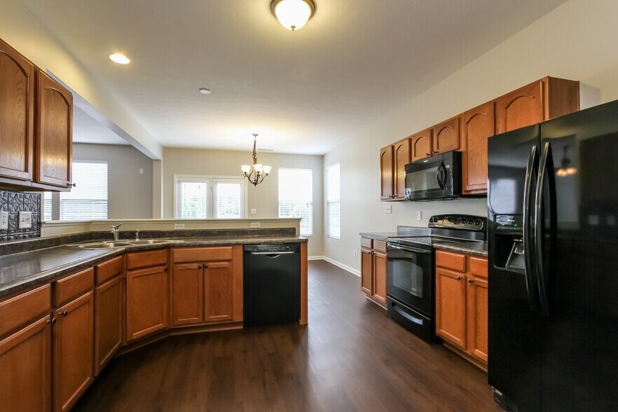Building Photo - 5236 Choctaw Ridge Way