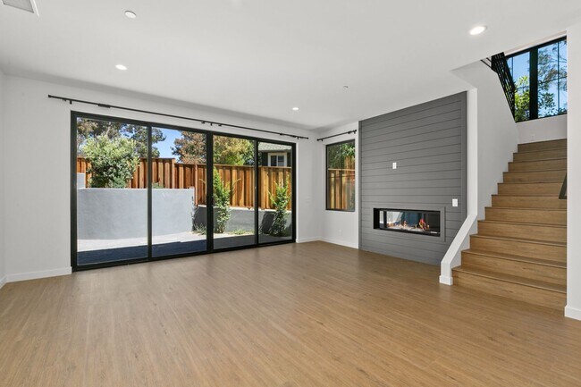 Building Photo - 28832 Shady Pl
