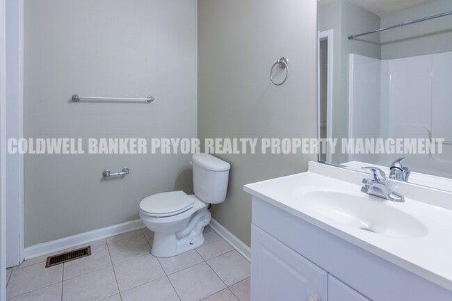 Building Photo - 505 Bruning Ln