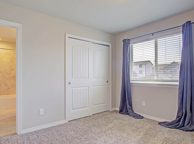 Building Photo - 10801 Saco Dr