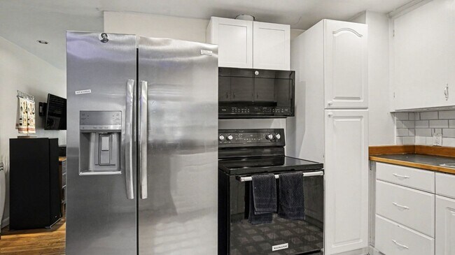 Building Photo - 2Bd/1Ba Shoreline House