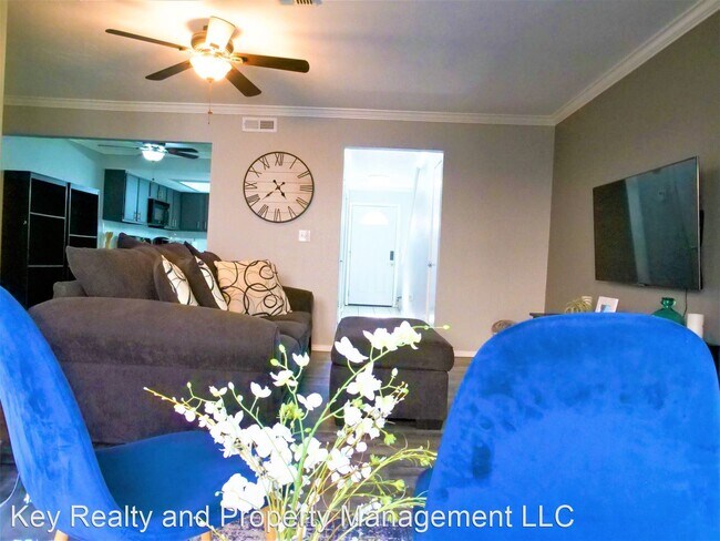 Building Photo - 2 br, 1.5 bath House - 8131 NW 23rd St - 8...