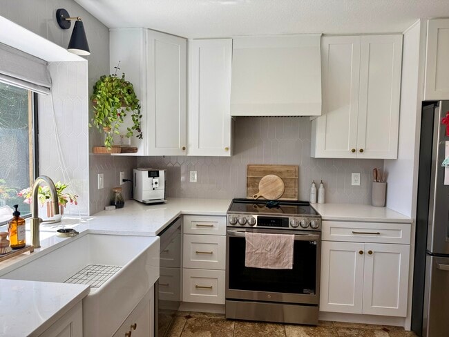 Building Photo - 350 Sailfish Dr