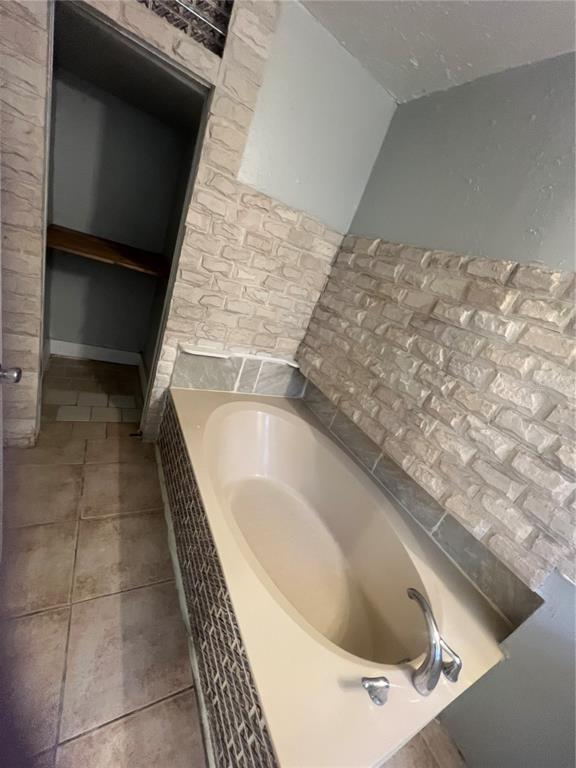 Building Photo - 2102 14th St S