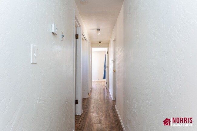 Building Photo - Manufactured home with NO HOA and Plenty o...