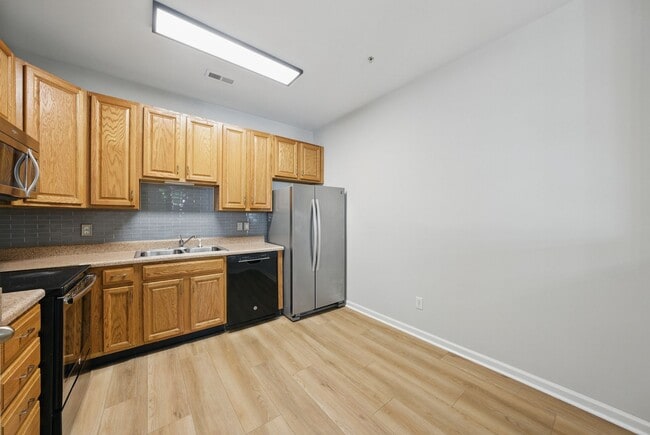 Building Photo - 8621 Neuse Club Ln