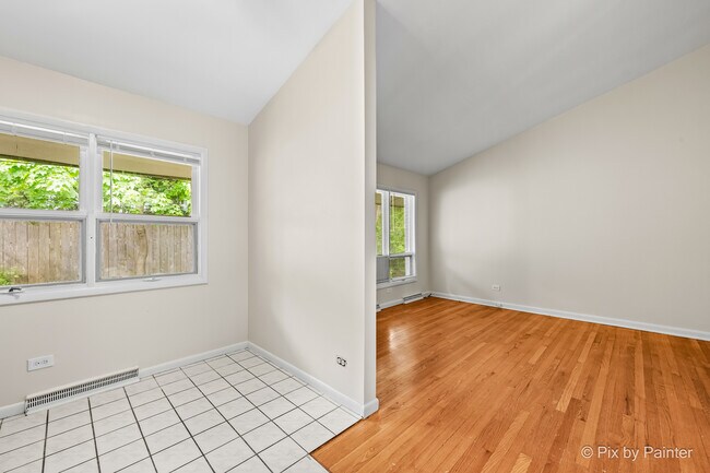 Building Photo - 327 E Lake St