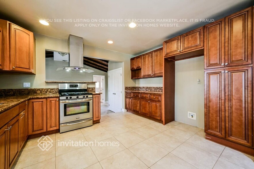 Building Photo - 7800 Radford Ave