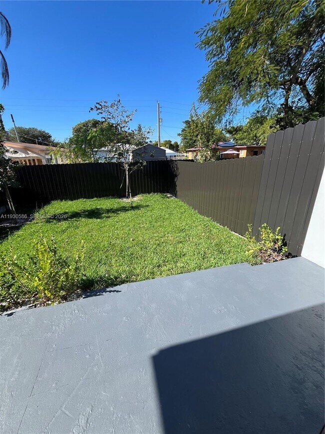 Building Photo - 119 NW 5th Ave