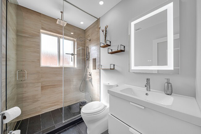 Building Photo - 1941 SW 18th Ave