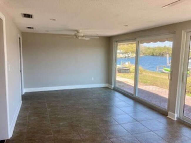 Building Photo - Waterfront condo with community pool!