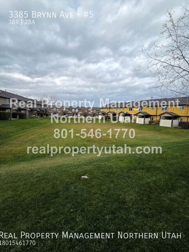 Building Photo - 3385 S Brynn Ave