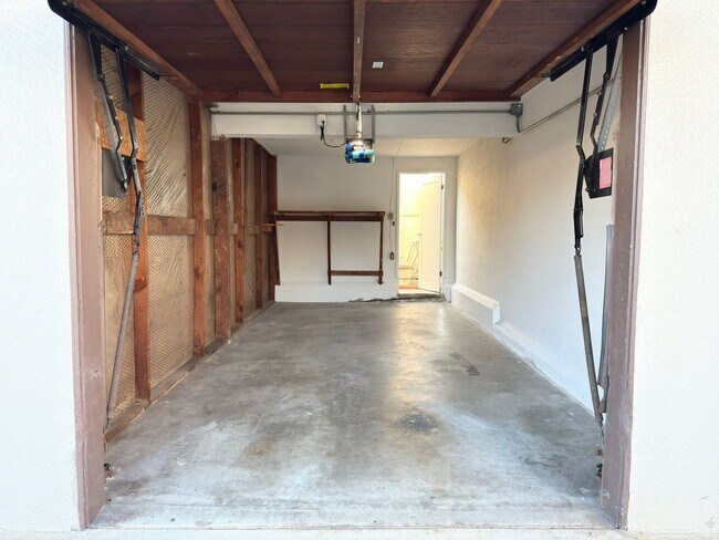 Building Photo - Across From The Beach in South O!