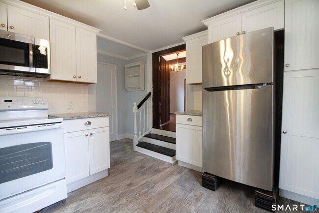 Building Photo - 21b Hoydens Hill Rd