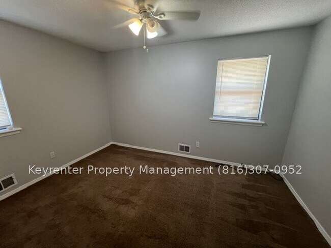 Building Photo - 187 Lee Dr