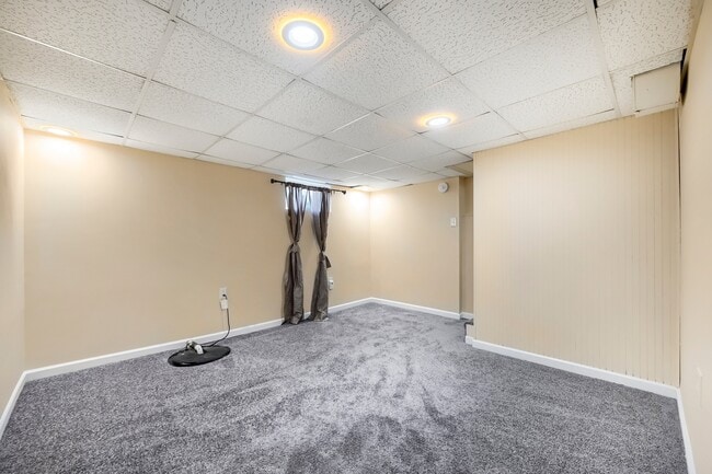 Building Photo - 6609 Fairdel Ave